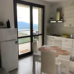 Terrazzadolcevista - Panoramico Sui Tre Laghi Daire *