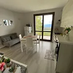 Daire Terrazzadolcevista - Panoramico Sui Tre Laghi *