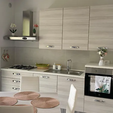 Terrazzadolcevista - Panoramico Sui Tre Laghi Apartman