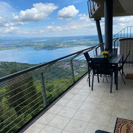 Terrazzadolcevista - Panoramico Sui Tre Laghi Appartement