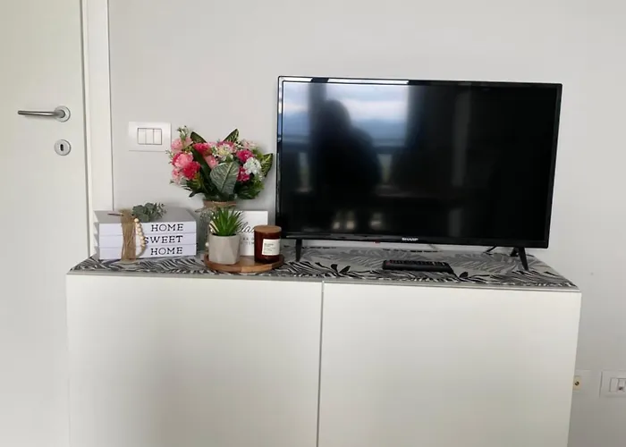 Terrazzadolcevista - Panoramico Sui Tre Laghi Apartament *