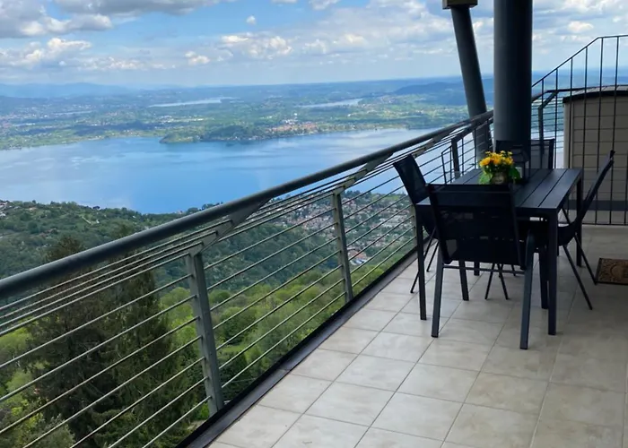 Terrazzadolcevista - Panoramico Sui Tre Laghi Apartament